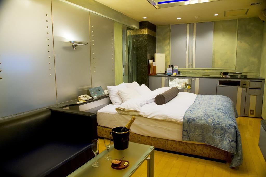 Hotel Grand Garden (Adults Only) يوكوهامَ الغرفة الصورة